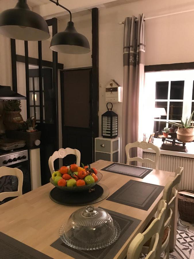 Апартаменты L'Atelier De Jocelyne Бёзвиль Экстерьер фото